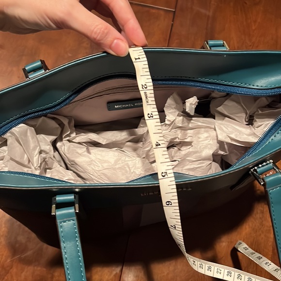 Michael Kors Morgan Signature Large Center Stripe Tote - Picture 13 of 14